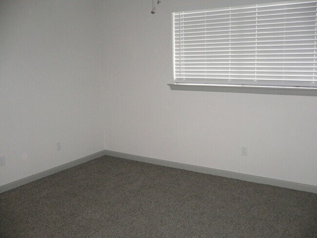 Building Photo - 9820 Park Ln Pl