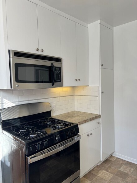 Building Photo - 8750 Guthrie Ave