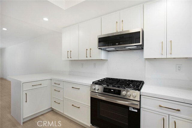 Building Photo - 31612 W Nine Dr