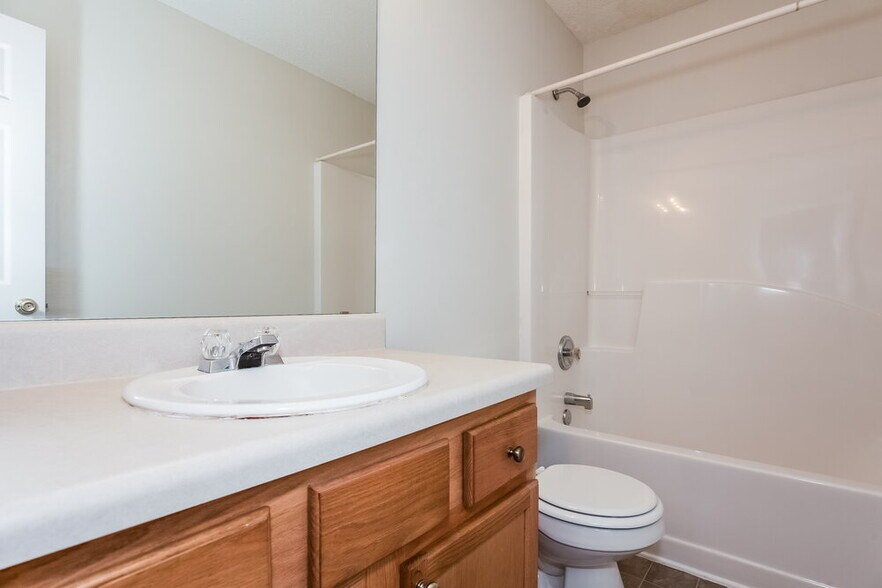 Building Photo - 10818 Glenluce Ave