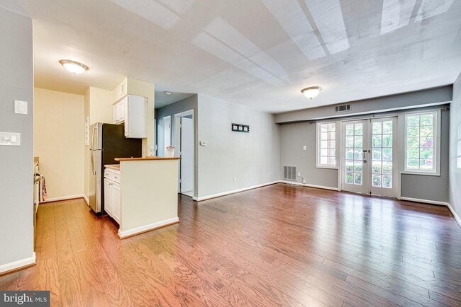 Building Photo - 5909 Prince James Dr