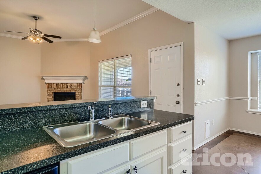 Building Photo - 934 Benjamin Dr