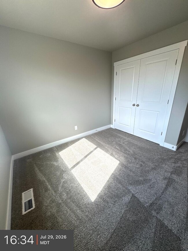 Building Photo - 851 E 270 S