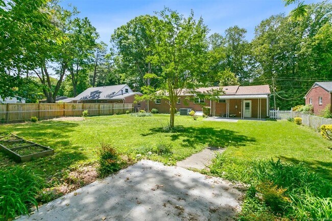Building Photo - 208 Longhill Rd