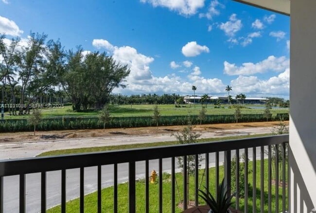 Building Photo - 2320 E 4th Ave