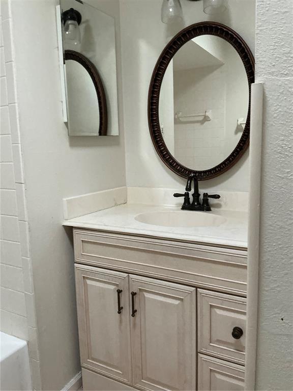 Building Photo - 6412 Bonnie Bay Cir N