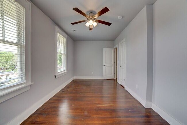 Building Photo - Downtown 3/2.5 Fully Remodeled!