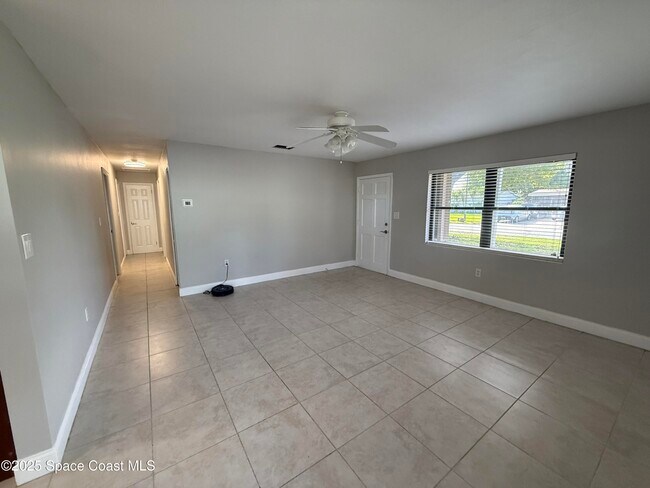 Building Photo - 4303 Yorkshire Dr