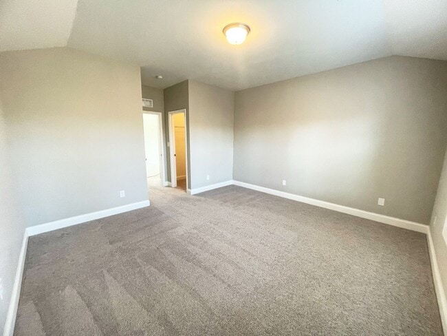 Building Photo - Gorgeous Newer Construction Home!