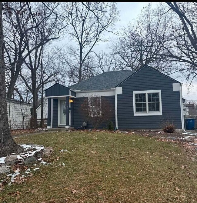 Building Photo - 1123 Birk Ave