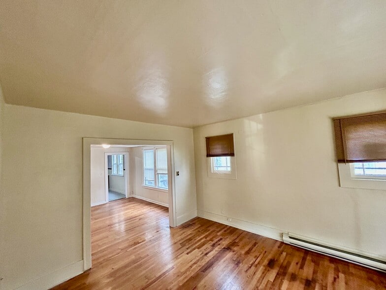 Building Photo - 110 Hawthorne Ave