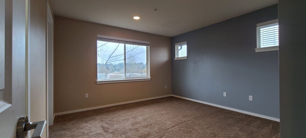 Building Photo - 2115 201st Pl SE