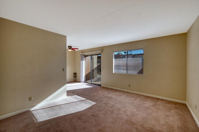 Building Photo - 4208 Ave Palermo