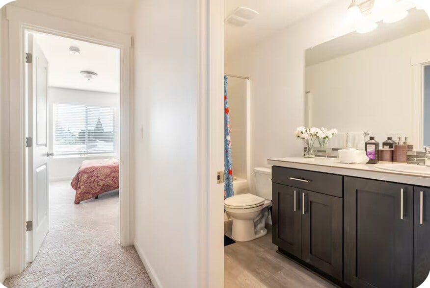 Building Photo - 1400 S 29th Blvd