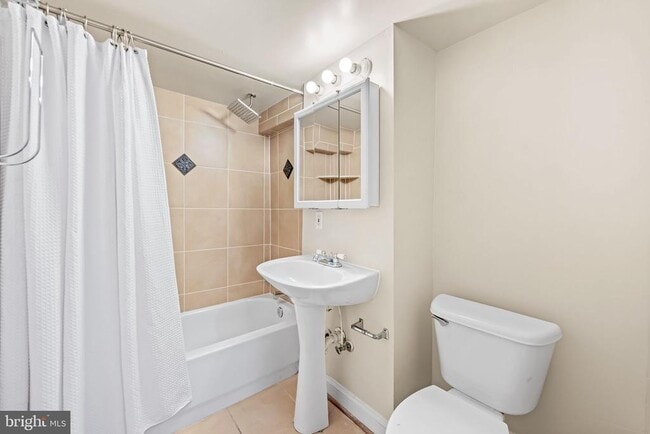 Building Photo - 1402 Light St