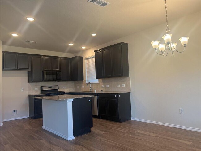 Building Photo - 15827 Sunny Stone Dr