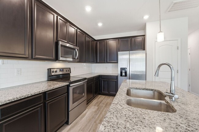 Building Photo - Murfreesboro Townhome