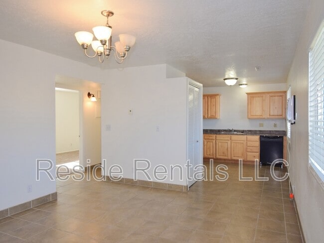 Building Photo - 257 W 600 N