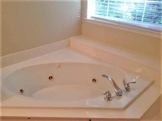 Building Photo - 5909 Bearoak Ln