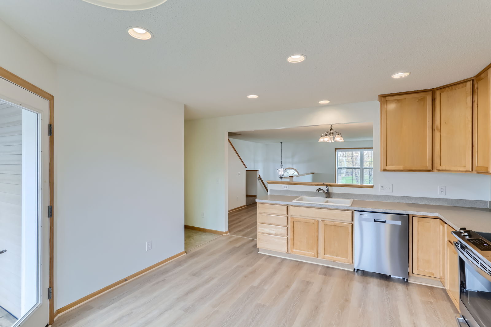 Building Photo - 15150 Fanning Dr N
