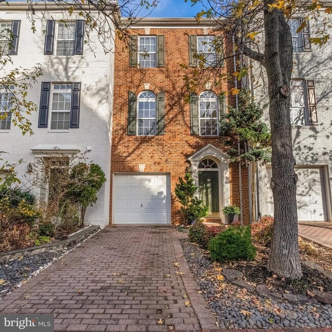 Building Photo - 5006 Grimm Dr