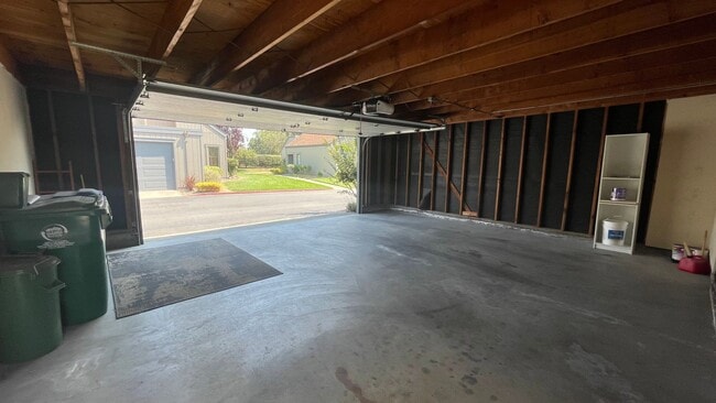 Building Photo - 3424 Solomon Ln