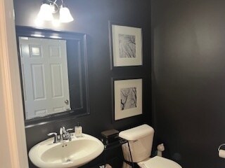 Building Photo - 16W764 Hawthorne Ct