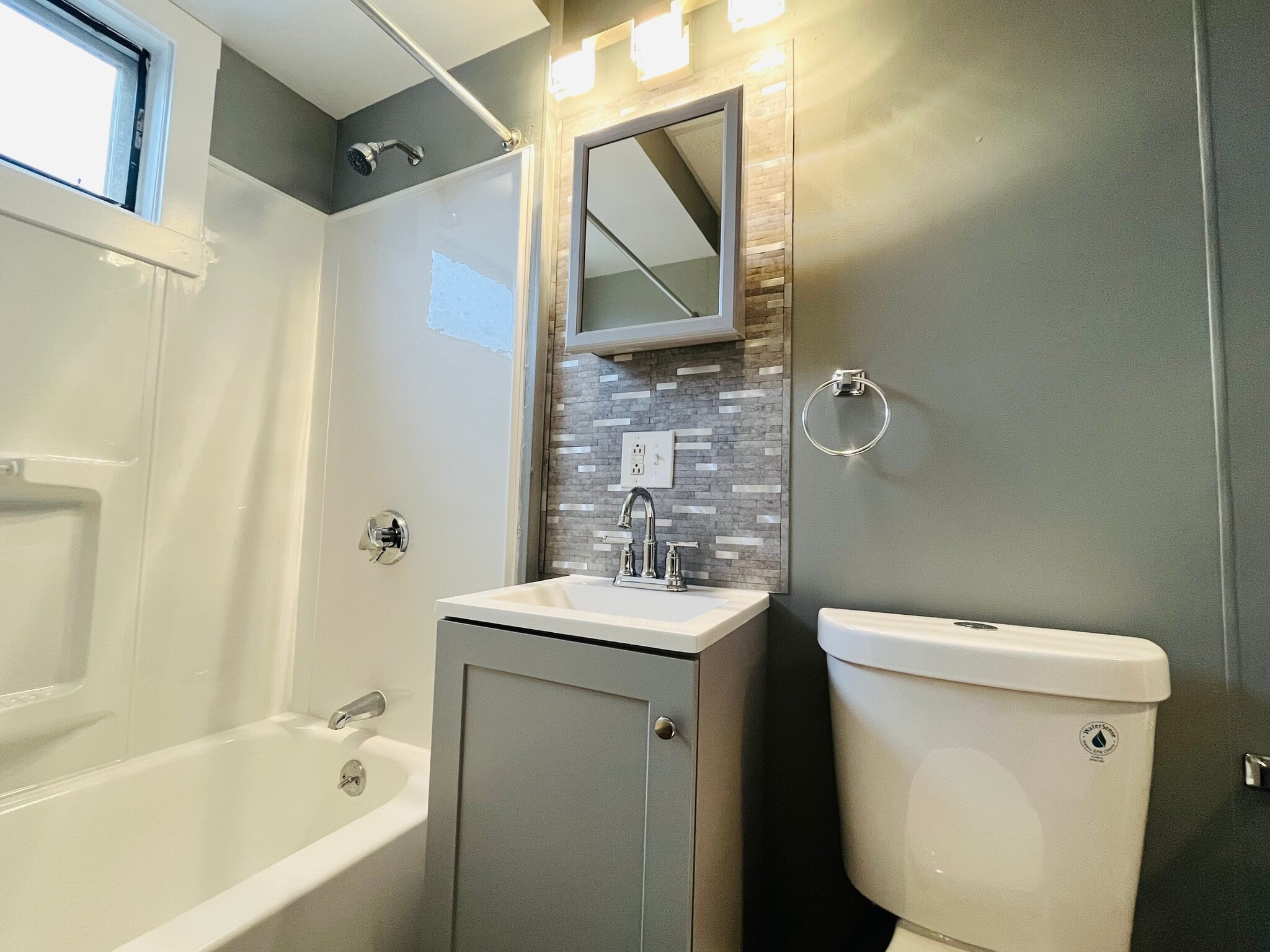 Bathroom - 1186 Riverside Ave