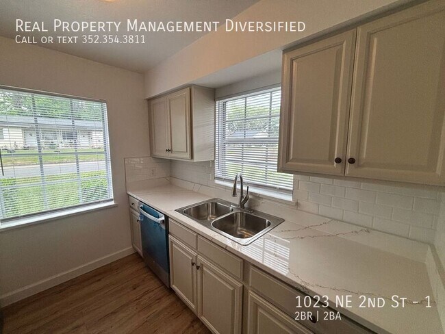 Building Photo - 1023 NE 2nd St