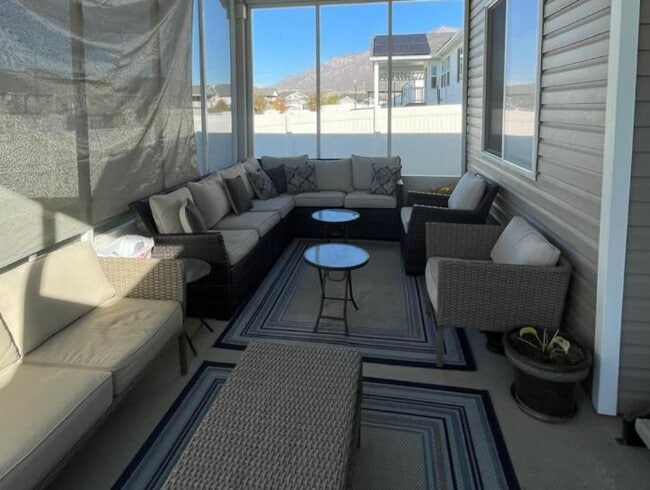 Building Photo - 1335 N 200 E