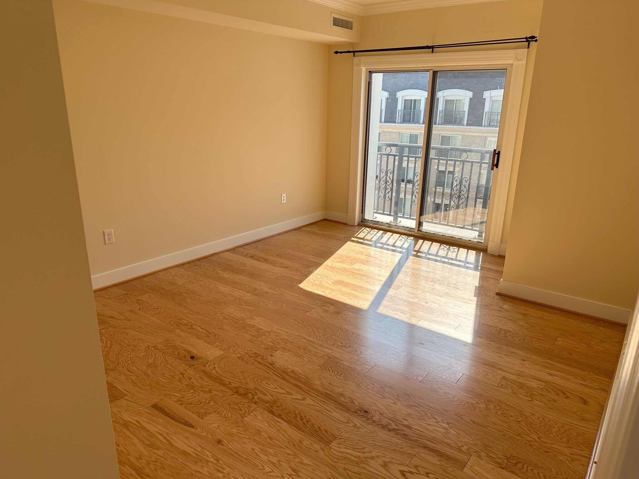 Primary Bedroom - 5 Park Pl