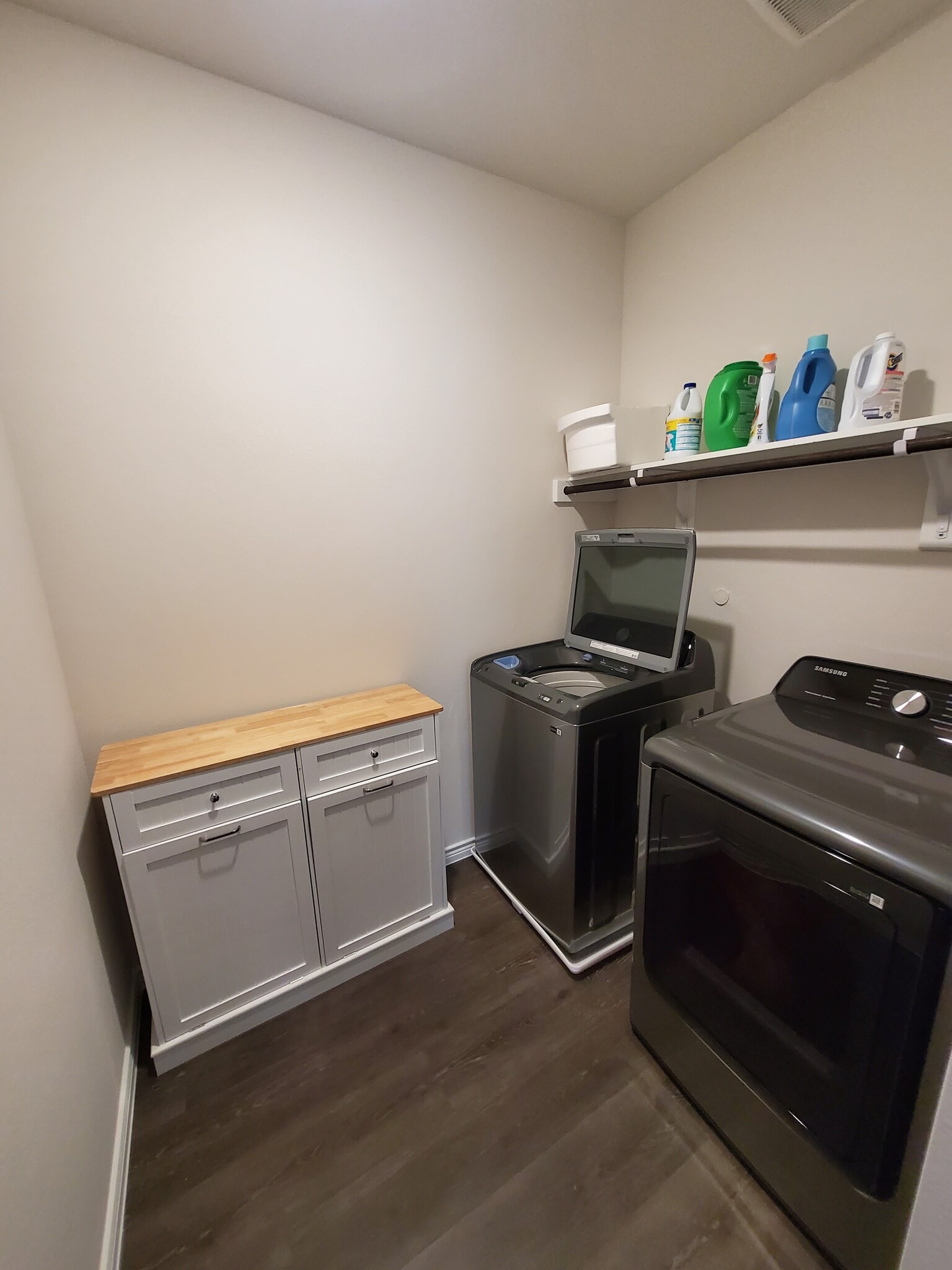 Laundry room - 2137 Buffalo Hill Dr