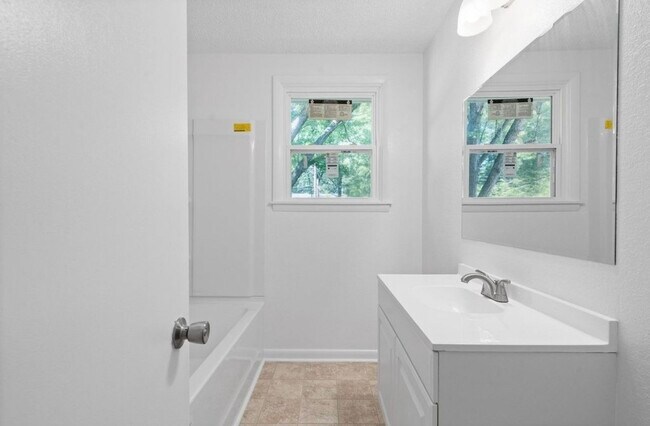 Building Photo - 131 Brandywine Dr