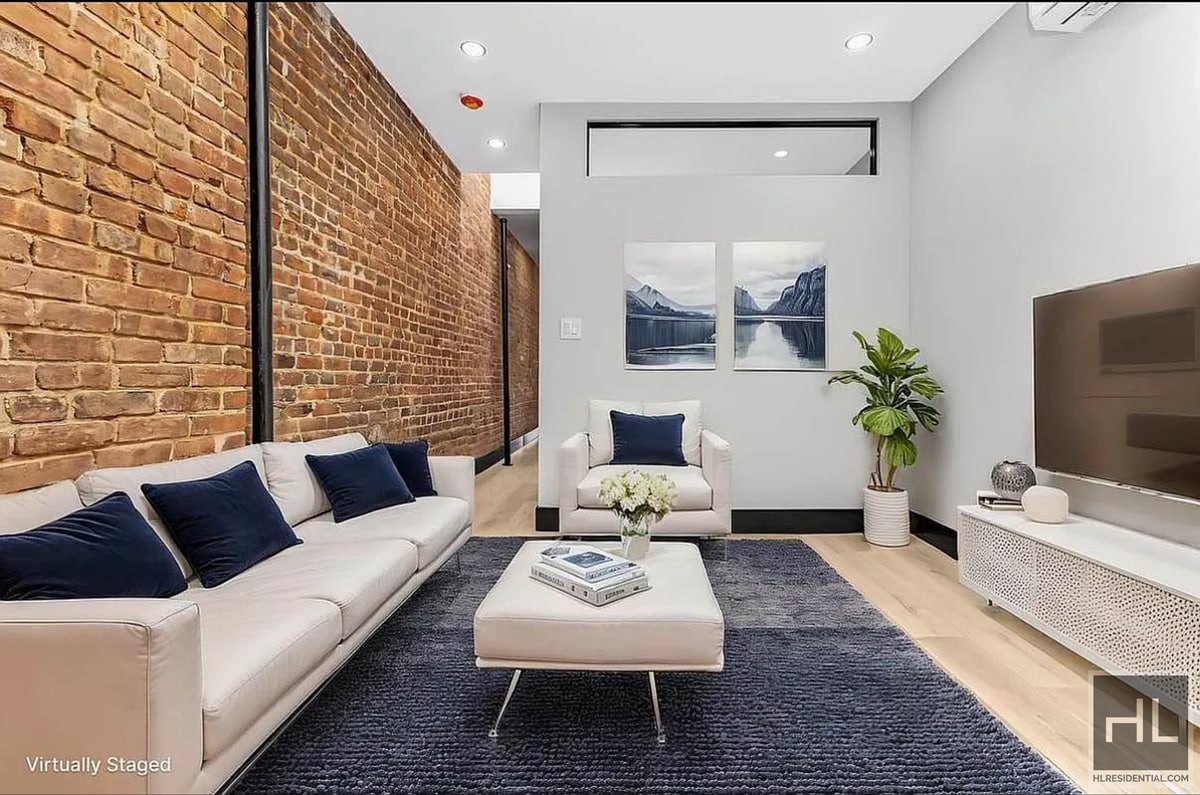 Building Photo - East 13th Street