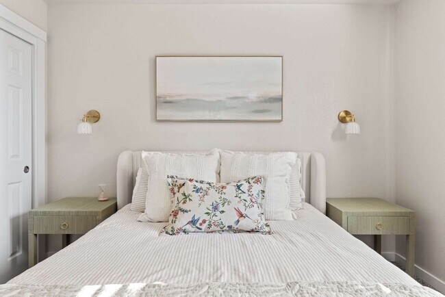 Building Photo - 3173 S Mystic Seaport Ave