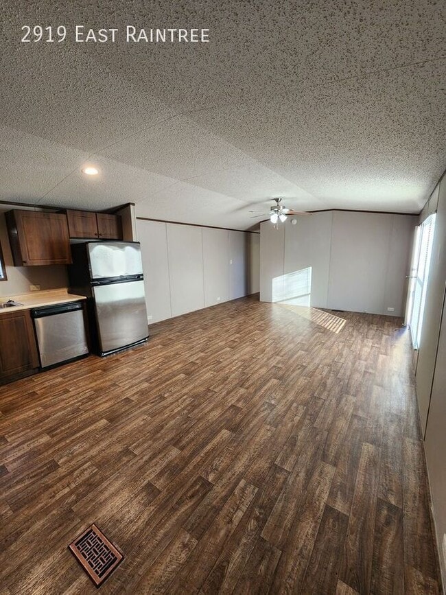 Building Photo - 2919 East Raintree-