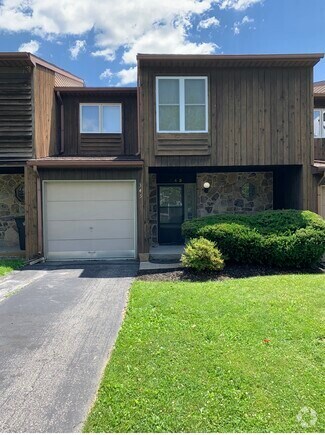Building Photo - 345 Tamarack Dr