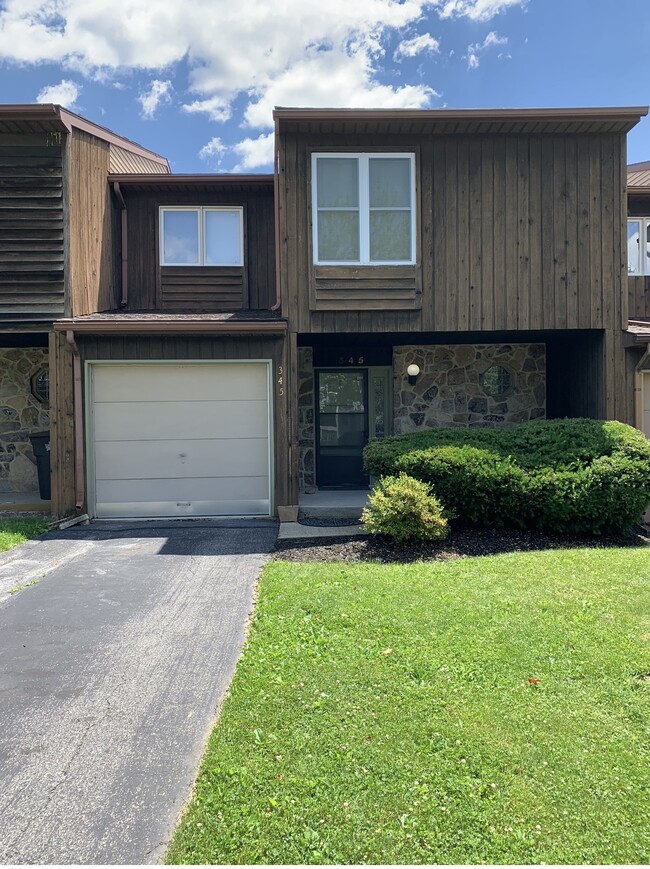 Primary Photo - 345 Tamarack Dr