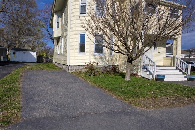 Building Photo - 38 Milton St