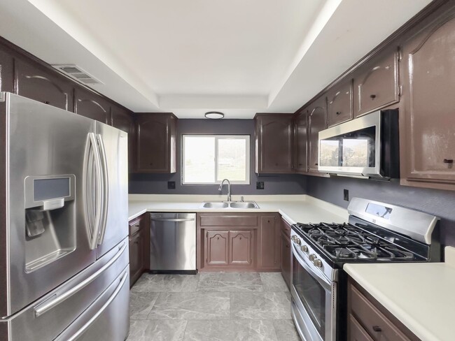 Building Photo - ~RARE FIND~ Newly Remodeled 3 Bedroom Home...
