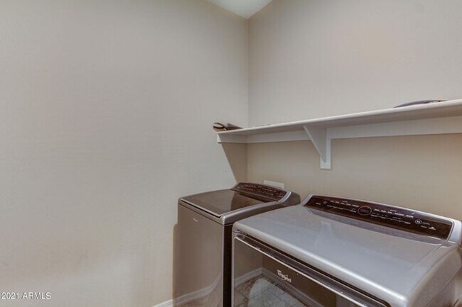 Building Photo - 40876 W Tamara Ln