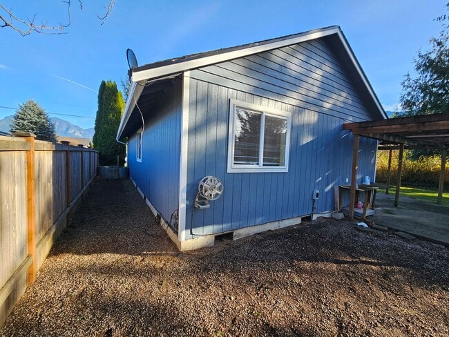 Building Photo - Secluded 3 Bed 2 Bath Rambler in Sultan
