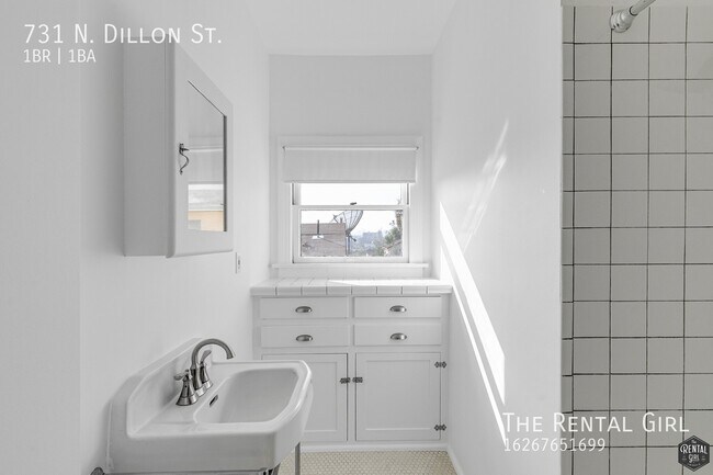 Building Photo - 731 N Dillon St