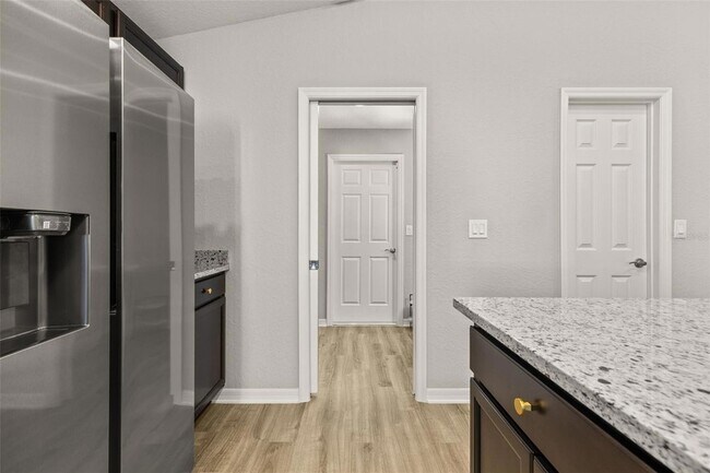 Building Photo - 1750 Daystar Dr