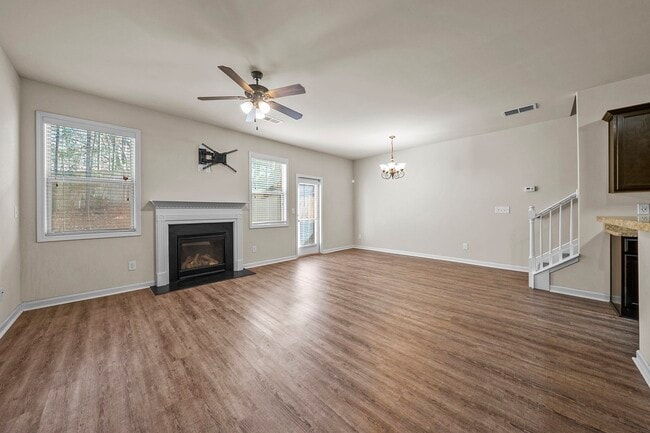 Building Photo - 232 Bobbie Way