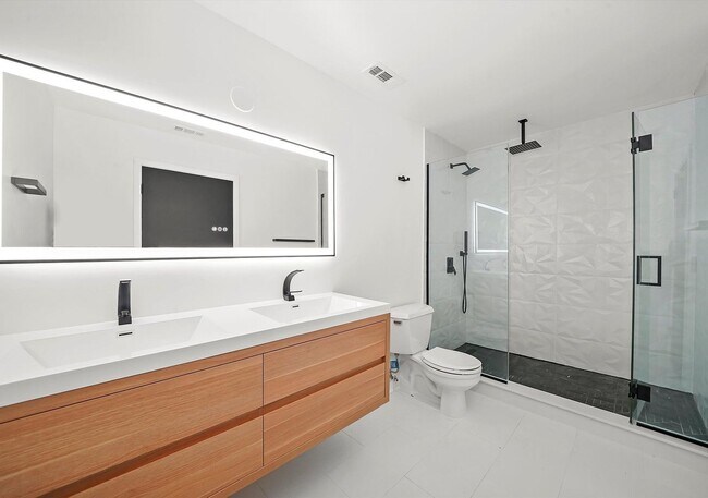 Building Photo - 6 S Laflin St