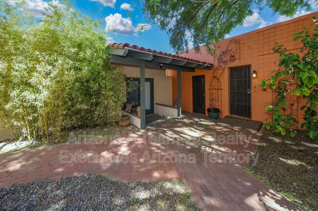 Building Photo - 2221 1st St