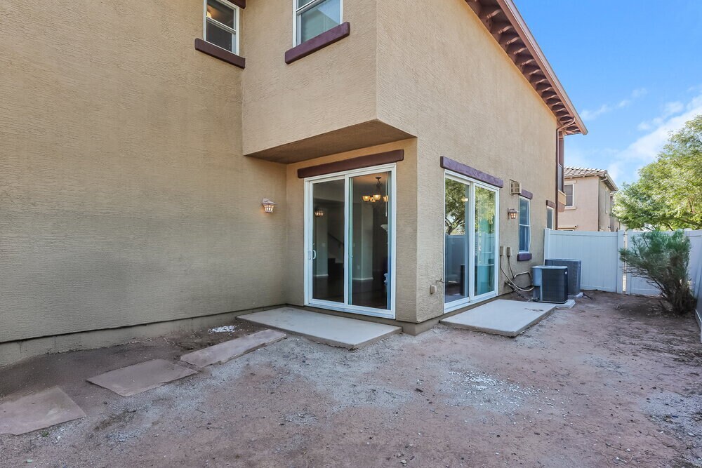 Building Photo - 820 S Adam Way