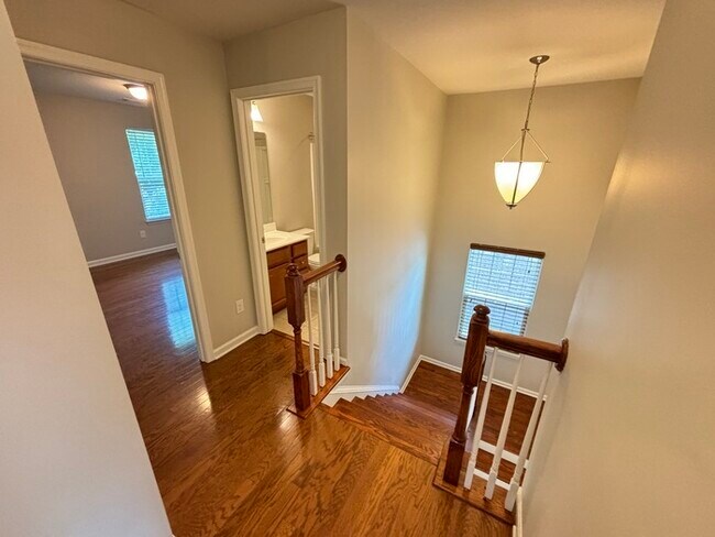 Building Photo - Fairway Farms home close to Vietnam Vetera...