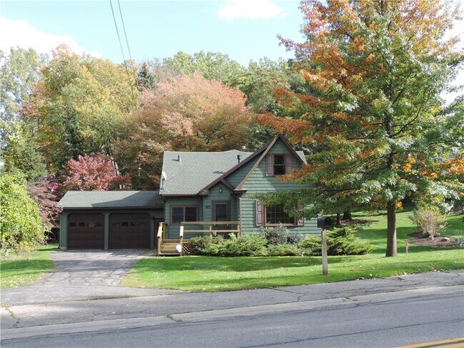 Primary Photo - 872 Thomas Ave